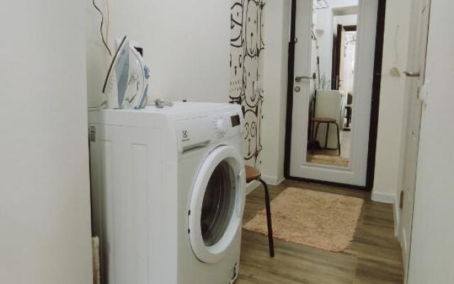Uyutny ugolok Tsentr ryadom Flat