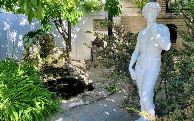 Eleni Guest House