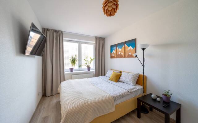 Na Rusanovskoy ulitse 18 Flat
