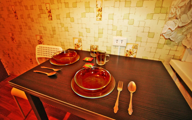 Oranzhevaya Na Mira Kirishi Flat