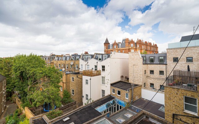 Апартаменты Bright Aircon Apartment Earls Court