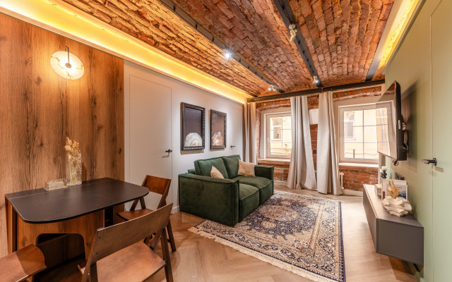 Roskoshnaya Dvukhkomnatnaya Na Nevskom Flat