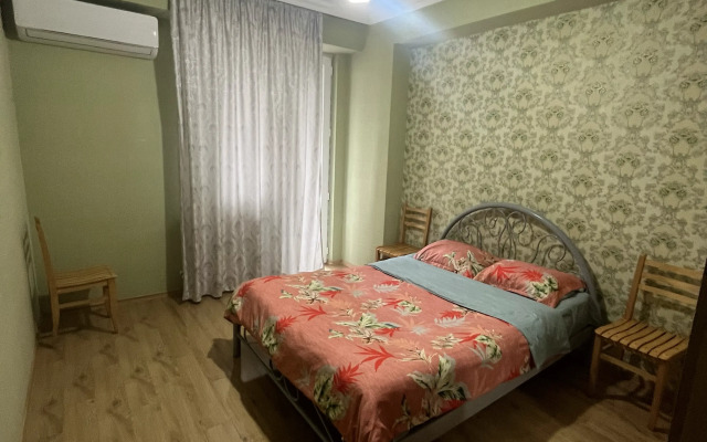2 Bedroom Near City Center Flat