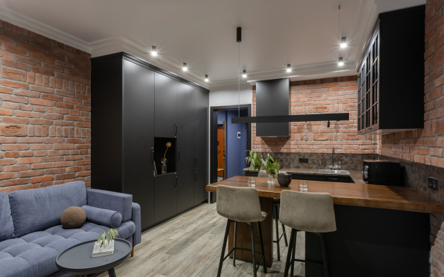 Shikarnaya kvartira u metro Moskovskaya Apartments