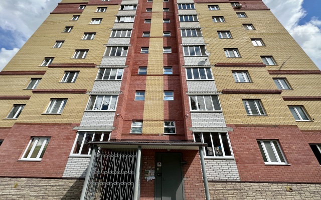 v novostroyke ryadom s khramom Vozneseniya Gospodnya Apartments