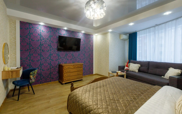 Апартаменты на Революционной 3