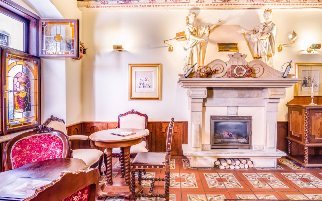 The King Charles Hotel