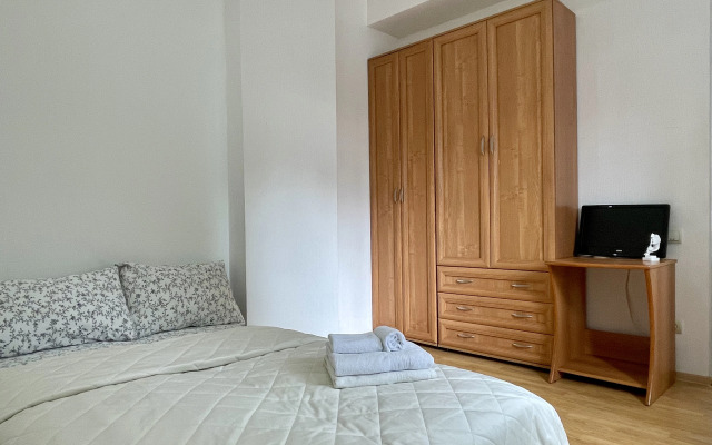 Квартира напротив набережной