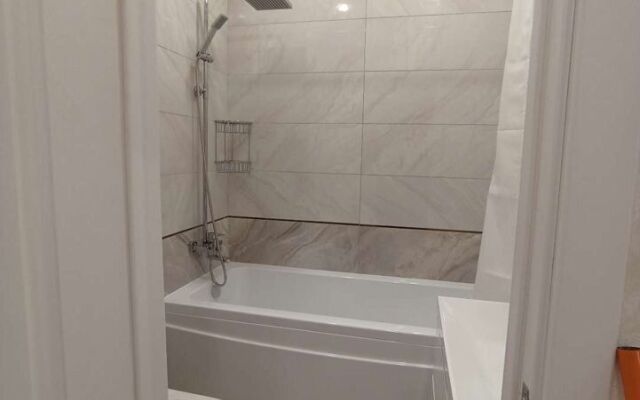 Na Bekhtereva 2B Flat