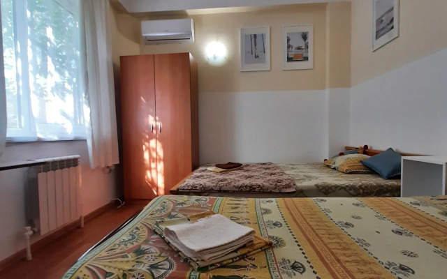 Na Turgeneva Guest House