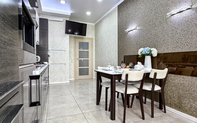 Квартира Большая однокомнатная Фиолето