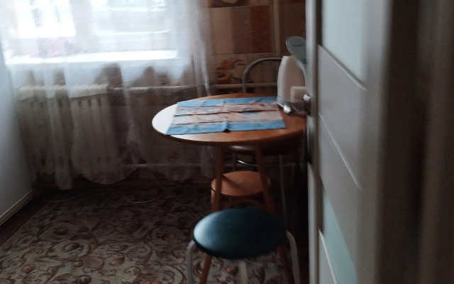 Deshyovaya 8mi Mestnaya v Tsentre Flat