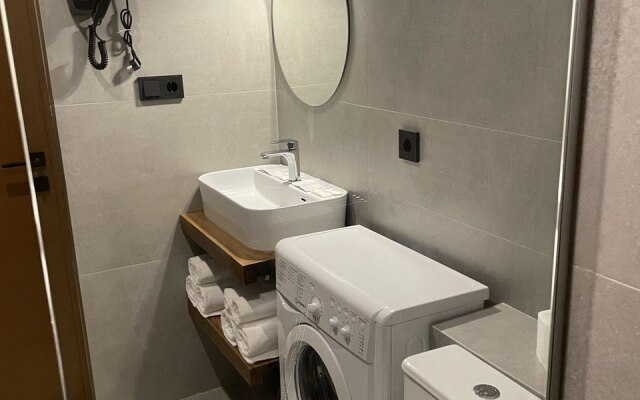 Azaliy 7 Hotel