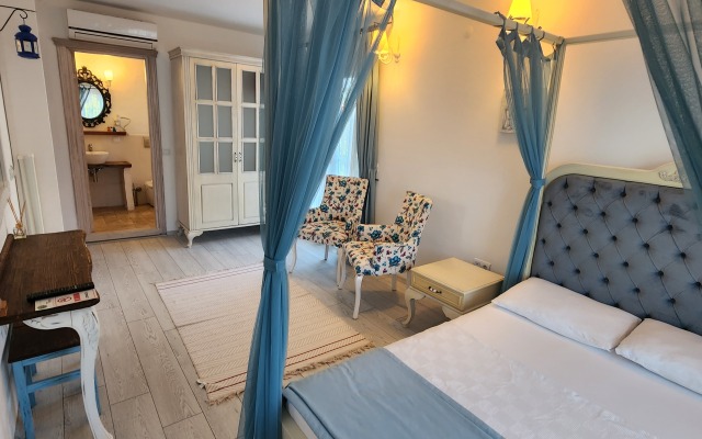 Tarcin Alacati Otel - Adults Only