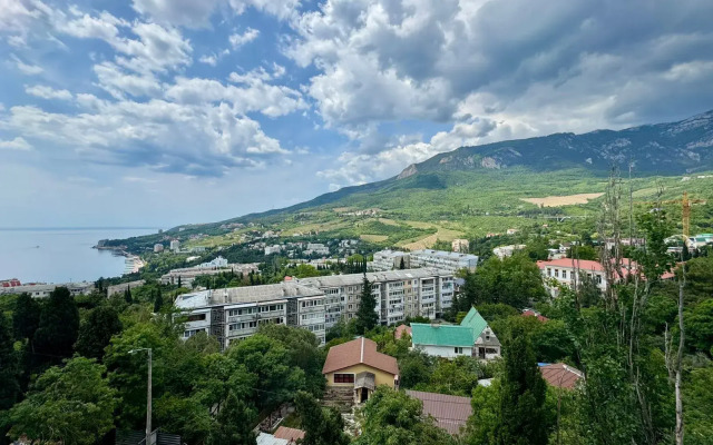 Stilnaya Dvukhkomnatnaya V Gurzufe Flat