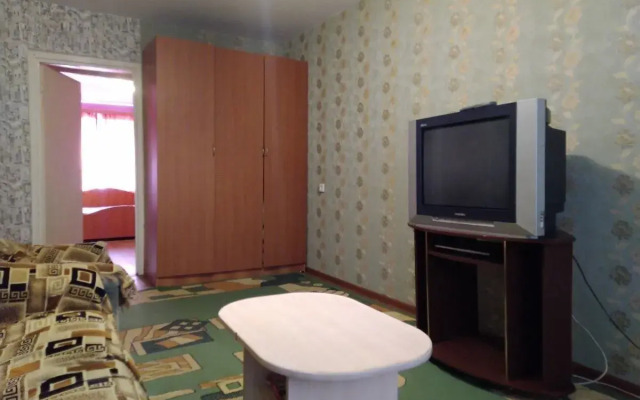 Na Prospekte Gagarina, 8-Ya Liniya, 7 Flat
