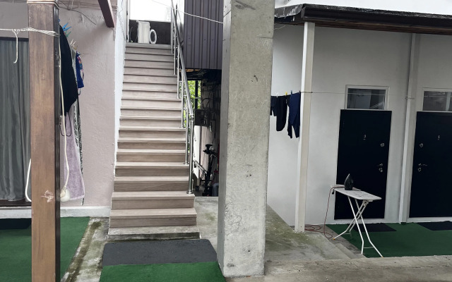 Semeyny Trekhmestny S Vannoy Komnatoy Apartment