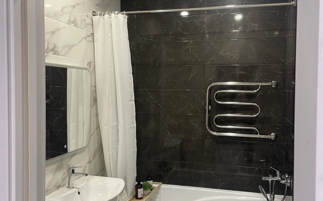 Na Prospekte Dzerzhinskogo. 21 Flat