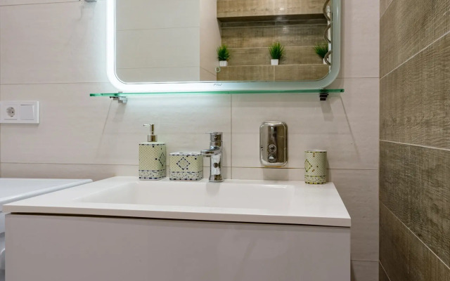 Апартаменты Стильная квартира в 100 метрах от моря