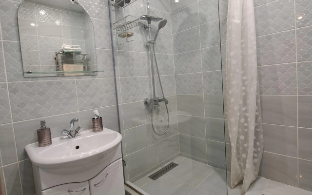 Uyutnaya Kvartira, Nedaleko Ot Zh/d Vokzala Apartments