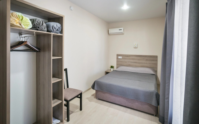 Abrikos Plyus Hotel