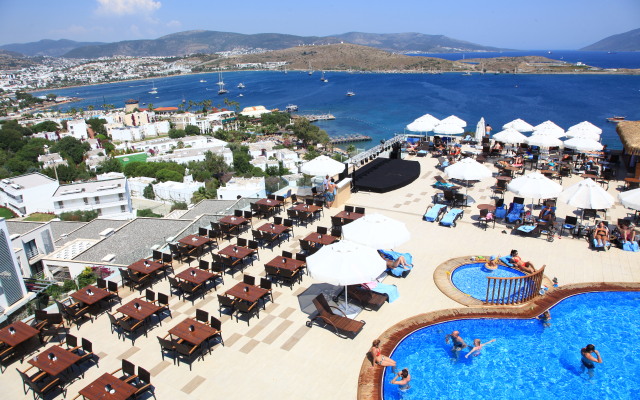 Royal Arena Hotel & Resort Spa - All Inclusive