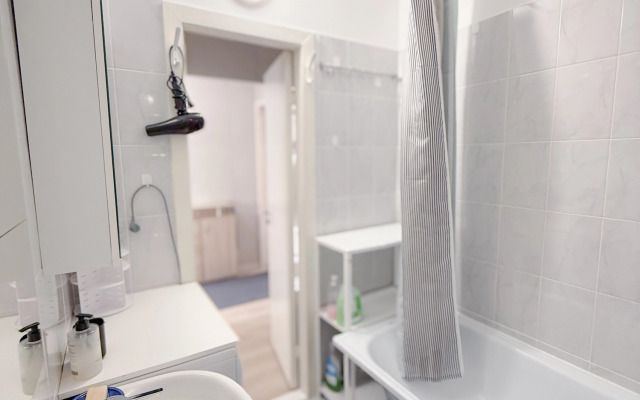 Квартира Двухэтажная 4-спальная кровать возле метро