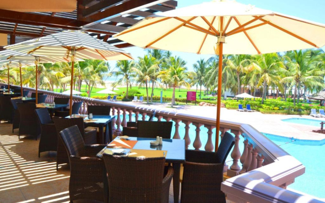 Курортный Отель Crowne Plaza  Salalah by IHG