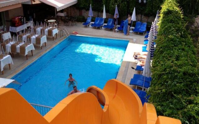 Lara Dinc Hotel