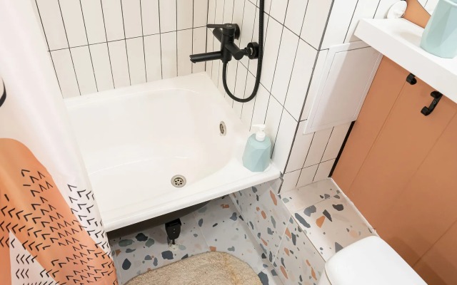 Квартира мини-студия со вторым ярусом у парка с озерами