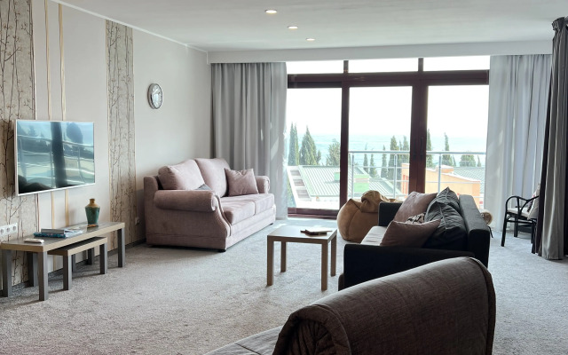 Апартаменты студия Миндаль с огороженной спальной зоной