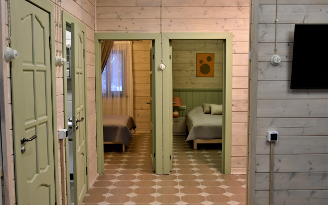 Лесной домик на берегу Озера Волго на Селигере - коттеджи Сосновый бор