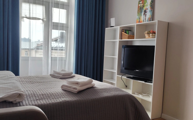 Квартира уютная двухкомнатная сталинка в самом центре города