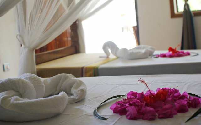 Aya Beach Bungalows Hotel