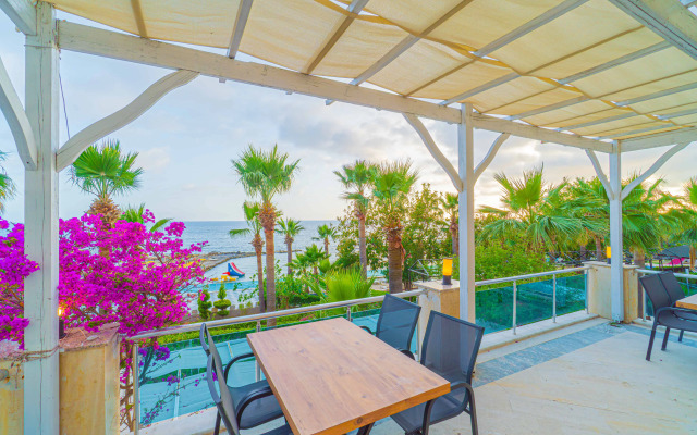 Pyxis Point Hotel - All Inclusive