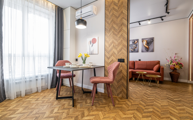 Flat s Vidom na Rossiyskiy Prospekt