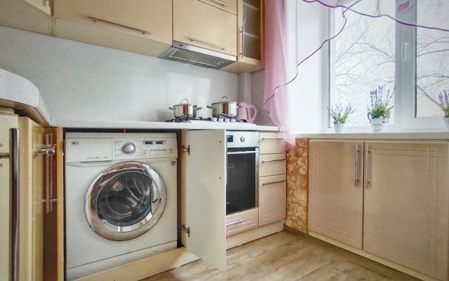Uyutnaya Guru vozle Dendrariya Flat