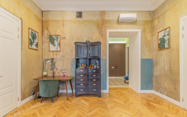 Апартаменты с Видом на Невский