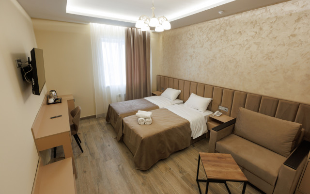 Hotel VS Hotel Hotel