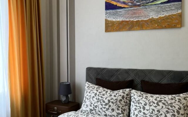 V Samom Tsentre Goroda Flat