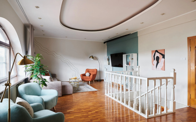 Квартира GM Apartments Двухуровневая с мансардой у Патриарших Прудов