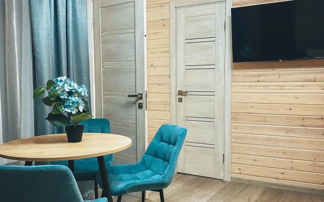 Шале Хвоя двухкомнатное с видом на реку 2