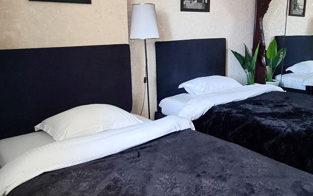 Апартаменты Тундровая 12 трехкомнатная