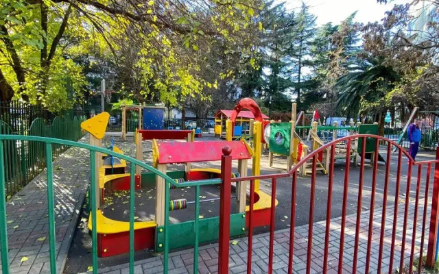 Dvushka V Tsentre Sochi Krovat I Divan Flat