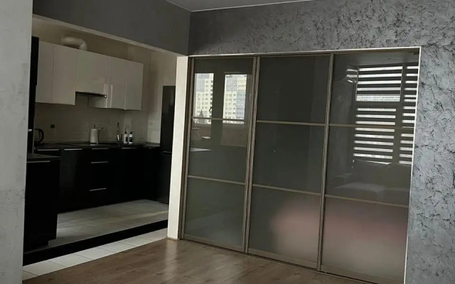 U zhd vokzala v tsentre Ufy Flat