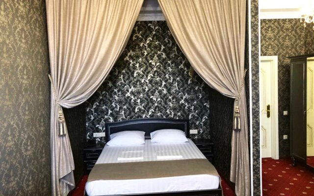 Caesar Royal Palace Hotel