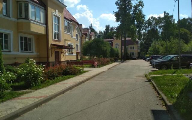 S Sadom Pavlovsk Apartments