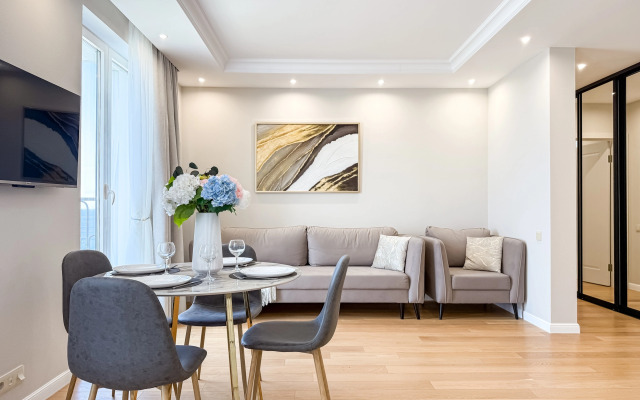 Apartment Monako 24 Zhk Graf Tolstoy 311