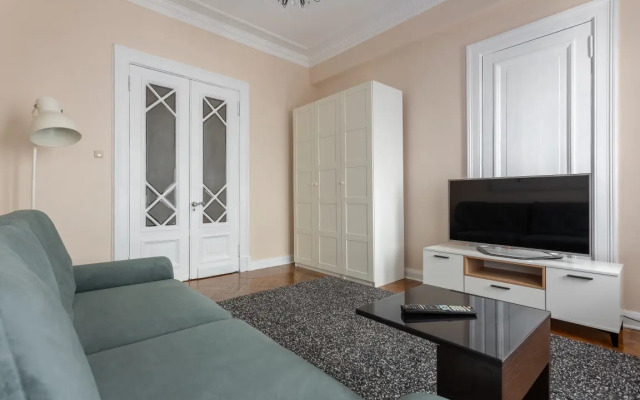 Apartments Uluchshennye S Balkonom I Gostinoy