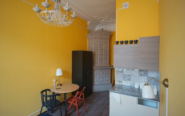 Меблированные комнаты на Столярном